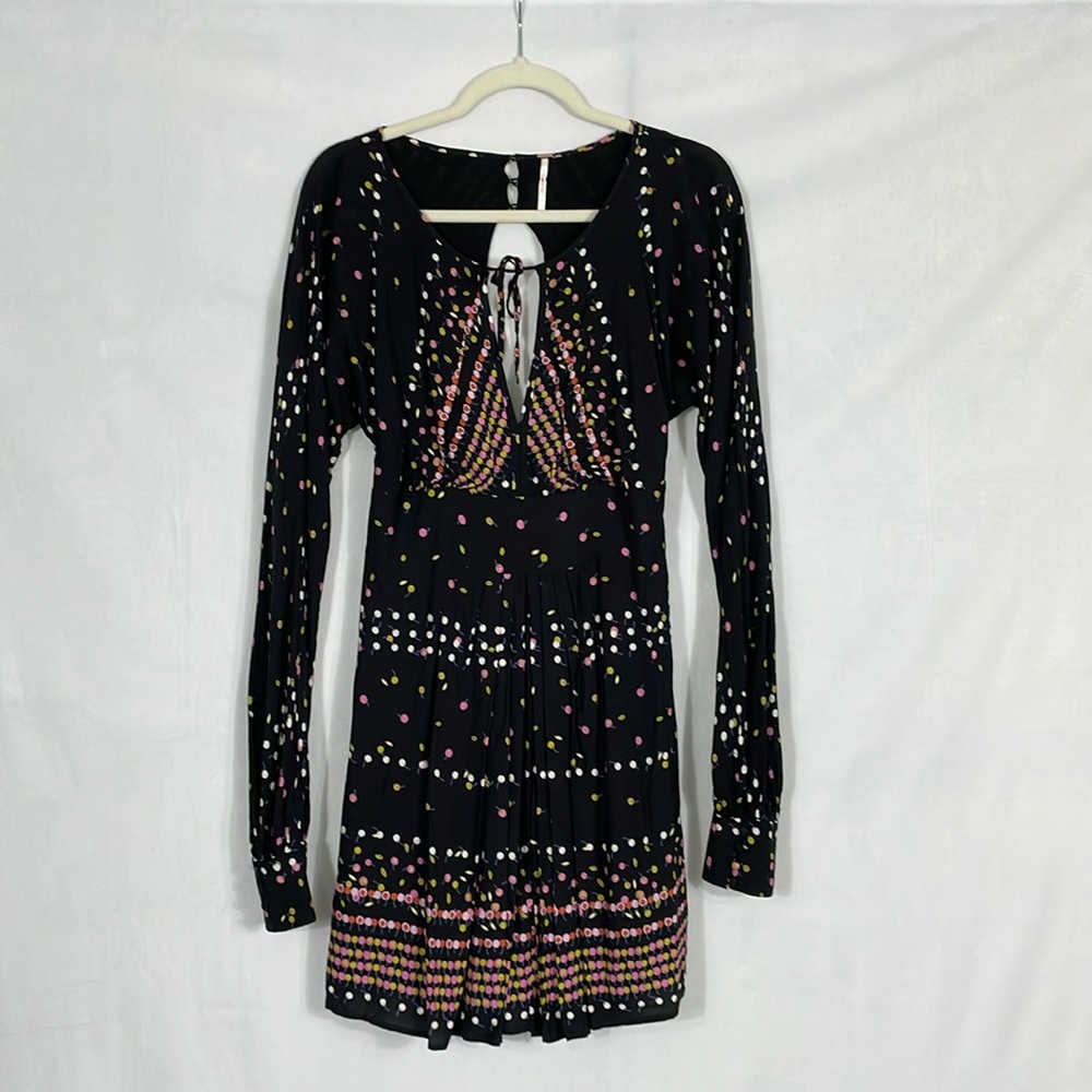 Free People Coryn Mini Dress Size 6 Ling Sleeve Open Back EUC